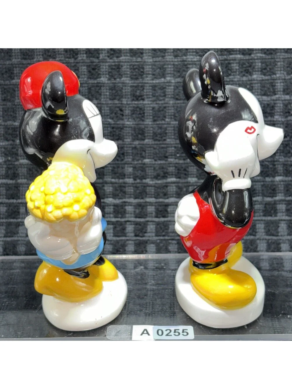 VTG Disney Mickey And Minnie Mouse Salt & Pepper Shaker Bride And Groom Ceramic